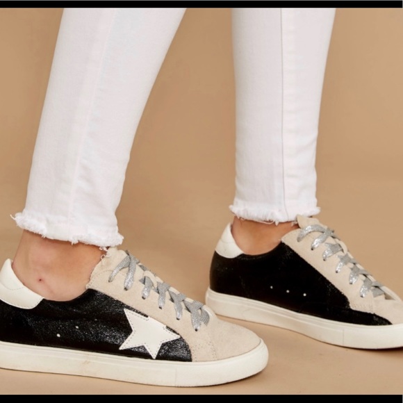 Red dress boutique sneakers - Picture 3 of 3